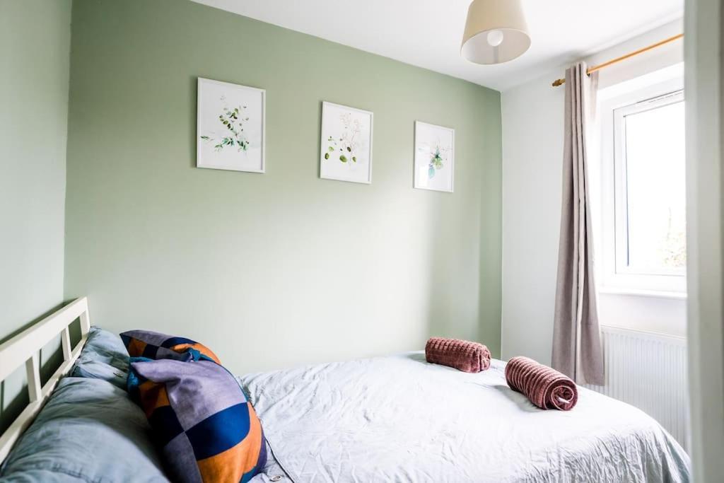 Holiday home Lily's Stay, Parking And Close To Motor Point Arena *