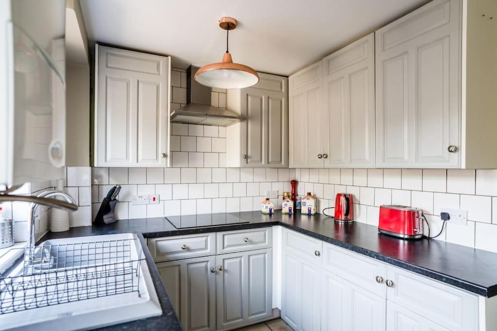 Lily's Stay, Parking And Close To Motor Point Arena Holiday home Nottingham